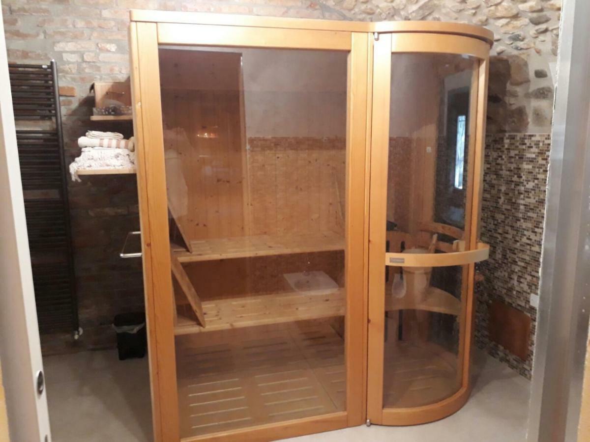 B&B La Corte Suites Salice Terme Esterno foto