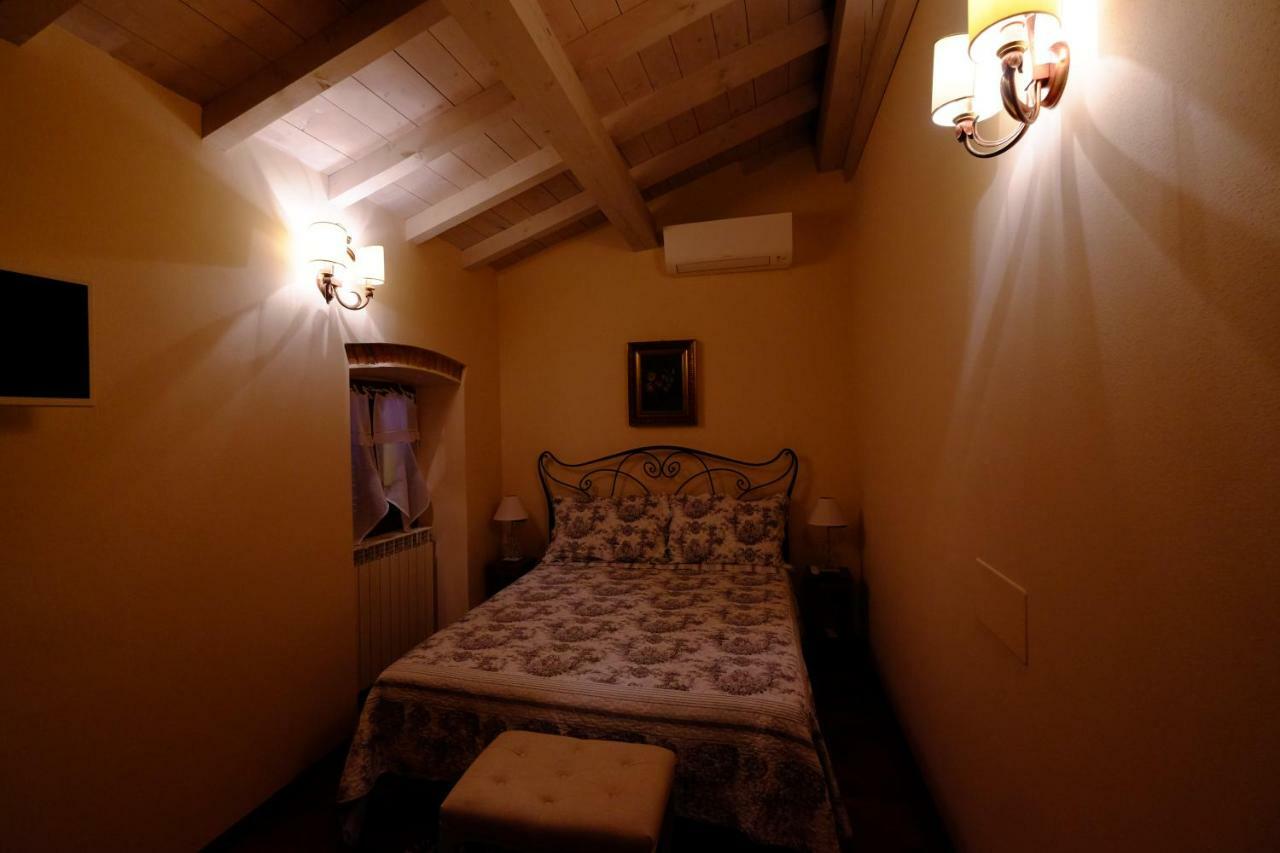B&B La Corte Suites Salice Terme Esterno foto