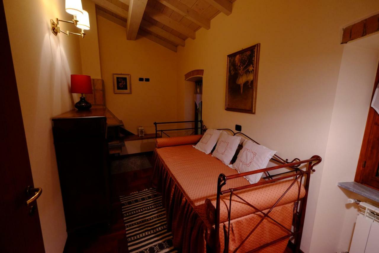 B&B La Corte Suites Salice Terme Esterno foto