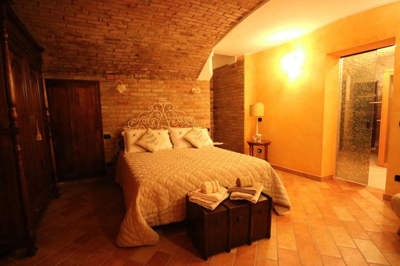 B&B La Corte Suites Salice Terme Esterno foto