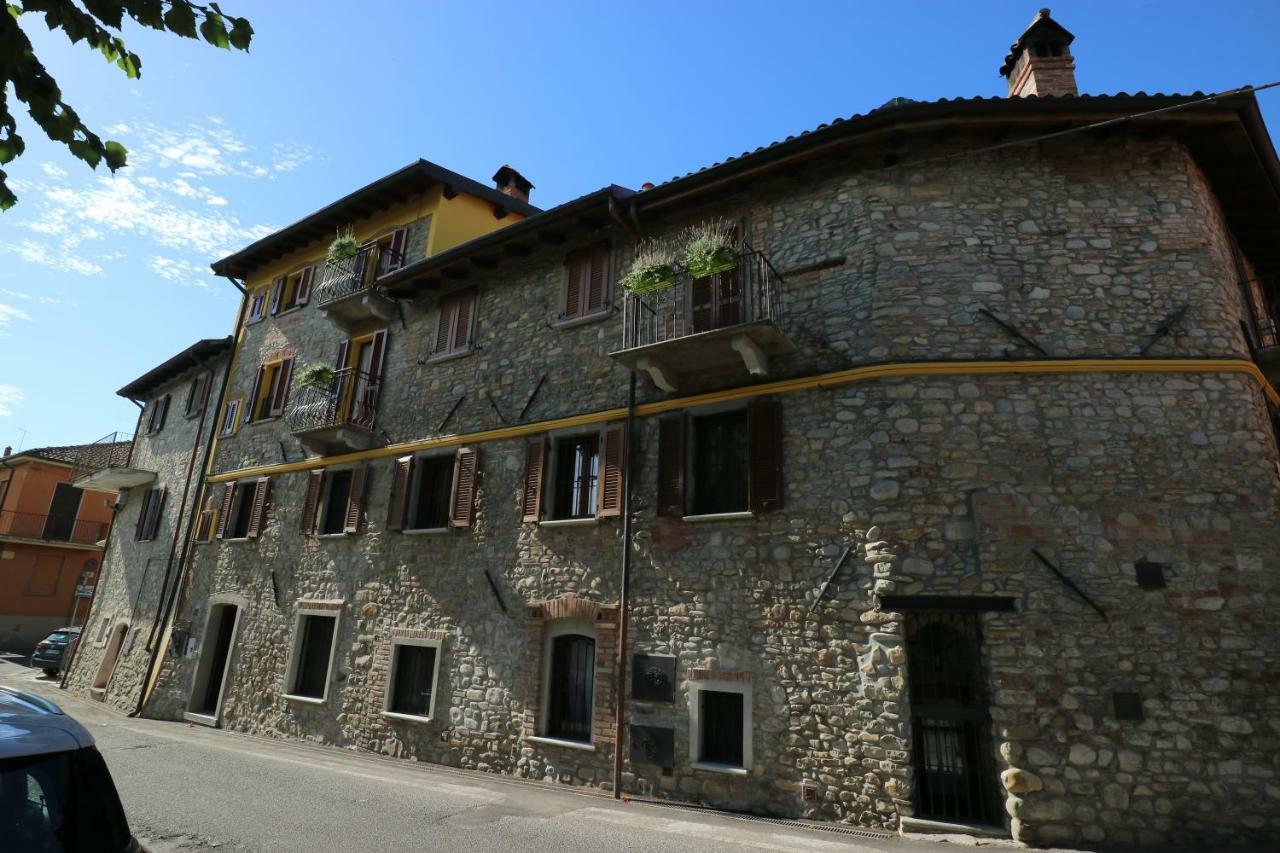 B&B La Corte Suites Salice Terme Esterno foto