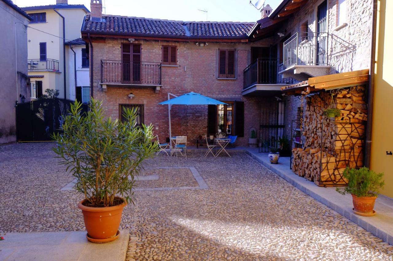 B&B La Corte Suites Salice Terme Esterno foto
